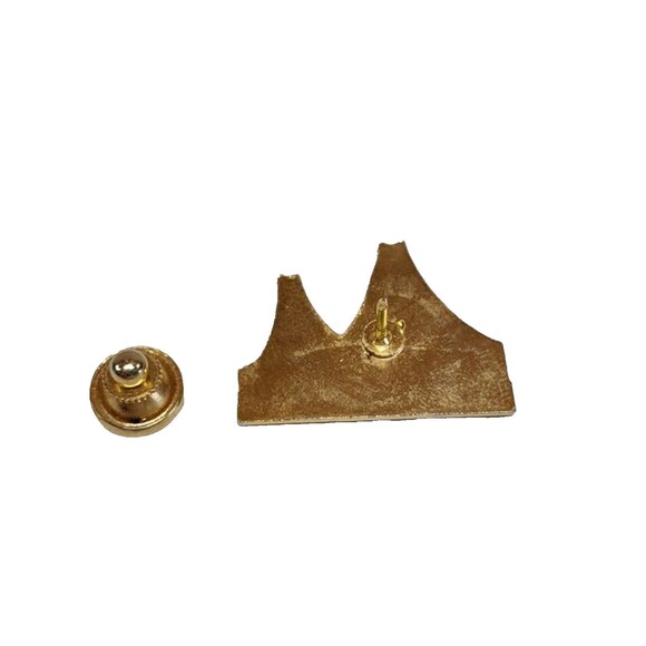 Vintage Michigan Bridge Travel Hat Lapel Pin Pinback Gold Tone. Mackinac Bridge - Picture 2 of 3